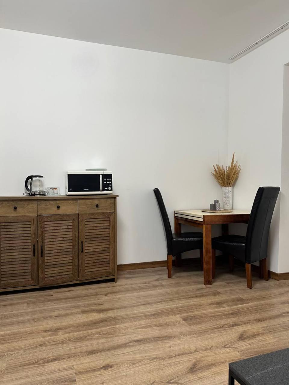 Rynok Square Apartment ลวีฟ ภายนอก รูปภาพ