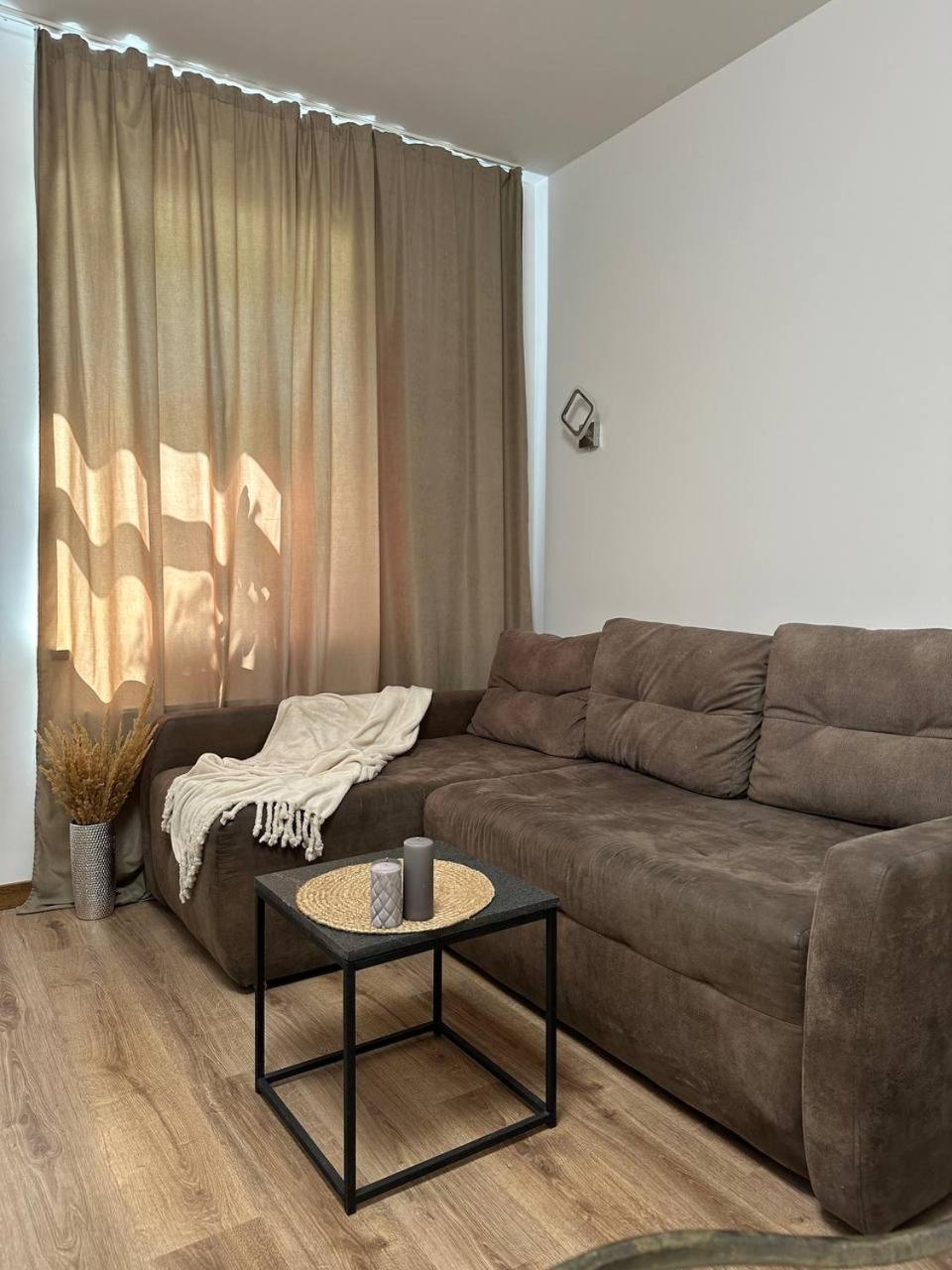 Rynok Square Apartment ลวีฟ ภายนอก รูปภาพ